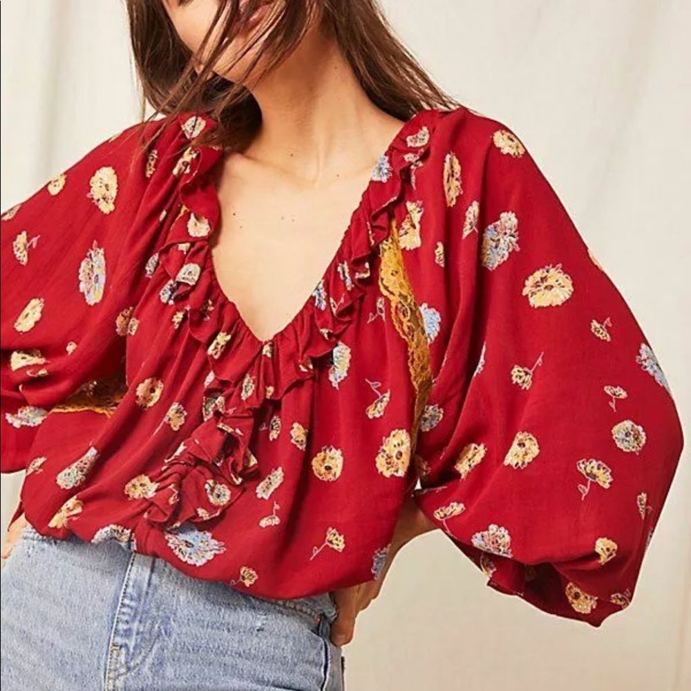 NWOT Free People Poppy Floral Printed V-Neck Bodysuit
Size XS